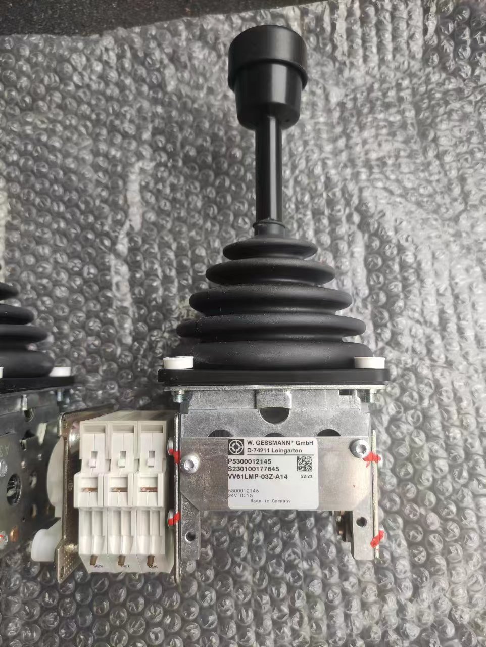 ˹ ֱ GESSMANN VV61LMP-03Z-A14